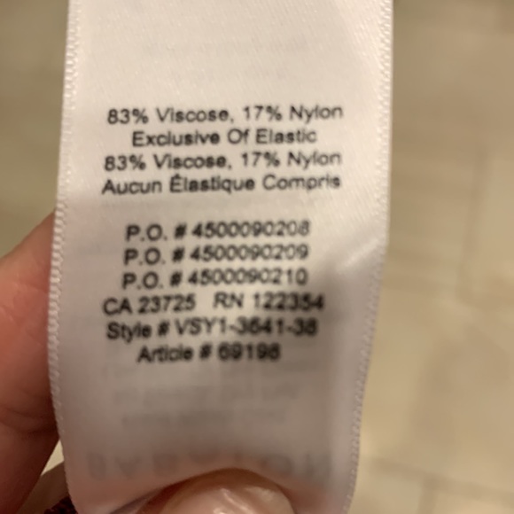 Aritzia Babaton Zander Ribbed Turtleneck Long Sleeve Raspberry Sz M - Picture 9 of 9